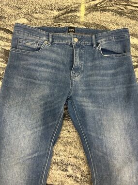 BOSS Men's Light Blue Slim Straight Jeans